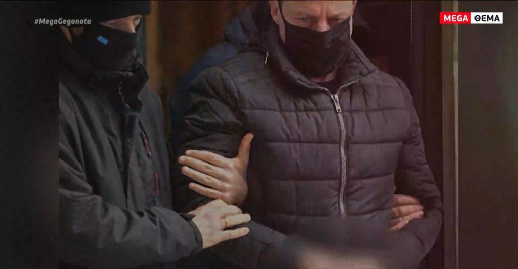 Δημήτρης Λιγνάδης: Καταιγιστικές εξελίξεις μετά τη σύλληψη – Νέες καταγγελίες από τραγουδιστή «καίνε» τον σκηνοθέτη