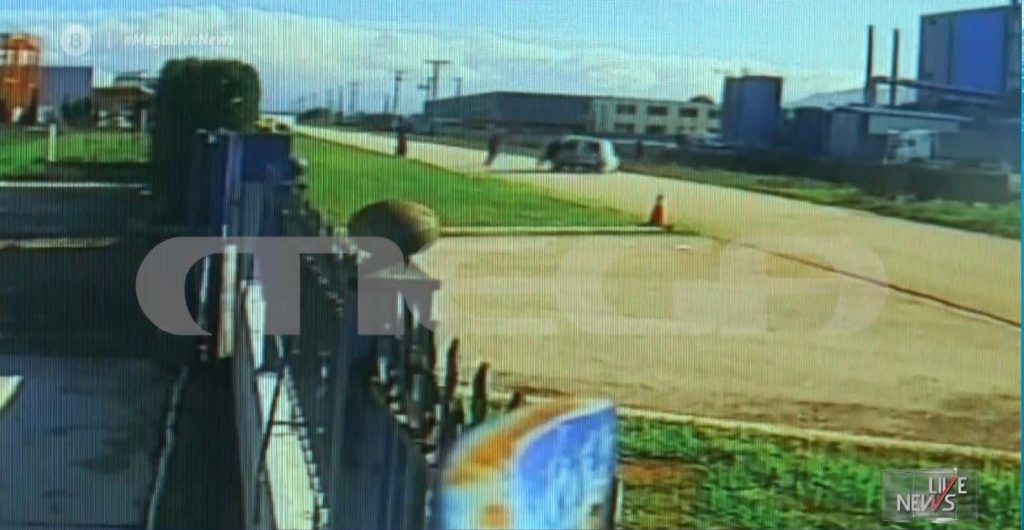 Πάτρα: Ενοχλήθηκε από το κούρεμα του…γκαζόν και τους πάτησε με το αμάξι