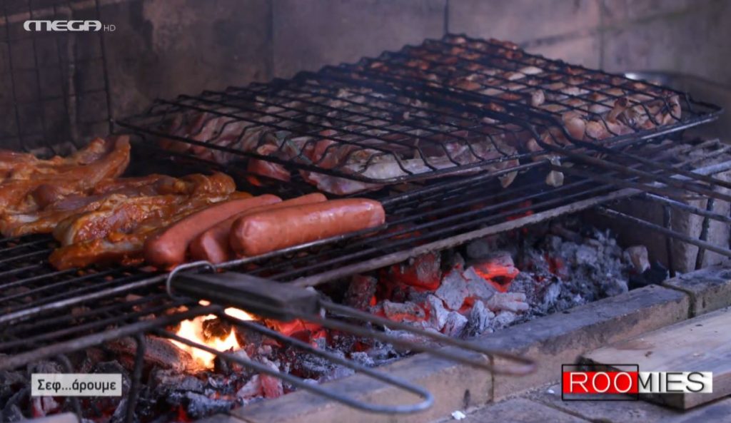 Roomies: Κυριακάτικο μπάρμπεκιου με τον Selim Selguk να αποκαλύπτει τα μυστικά του καλού ψησίματος!