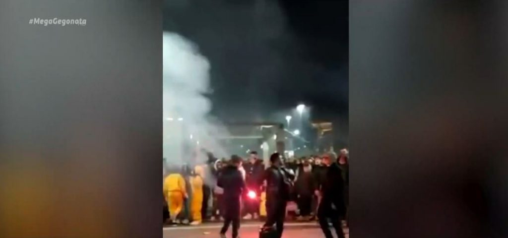 Ξάνθη: Ξέφρενο αποκριάτικο πάρτι στους δρόμους εν μέσω αυστηρού lockdown