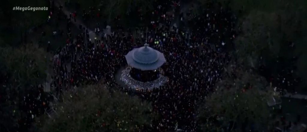 Βρετανία: Χιλιάδες κόσμου τίμησαν τη μνήμη της Σάρα Έβεραρντ που δολοφονήθηκε από αστυνομικό