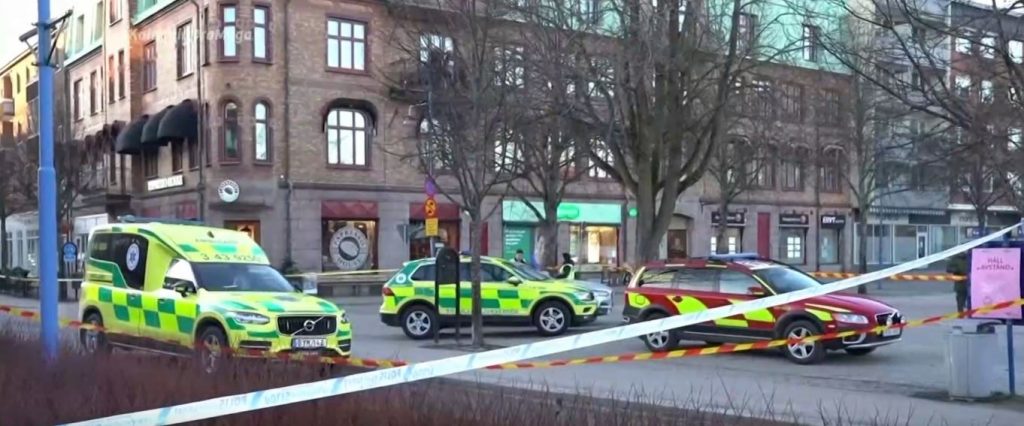 Σουηδία: Οχτώ τραυματίες από επίθεση με μαχαίρι στην πόλη Βετλάντα