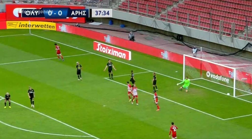 Super League – play off: Ολυμπιακός – Άρης 1-0 με Μασούρα και 10 παίκτες