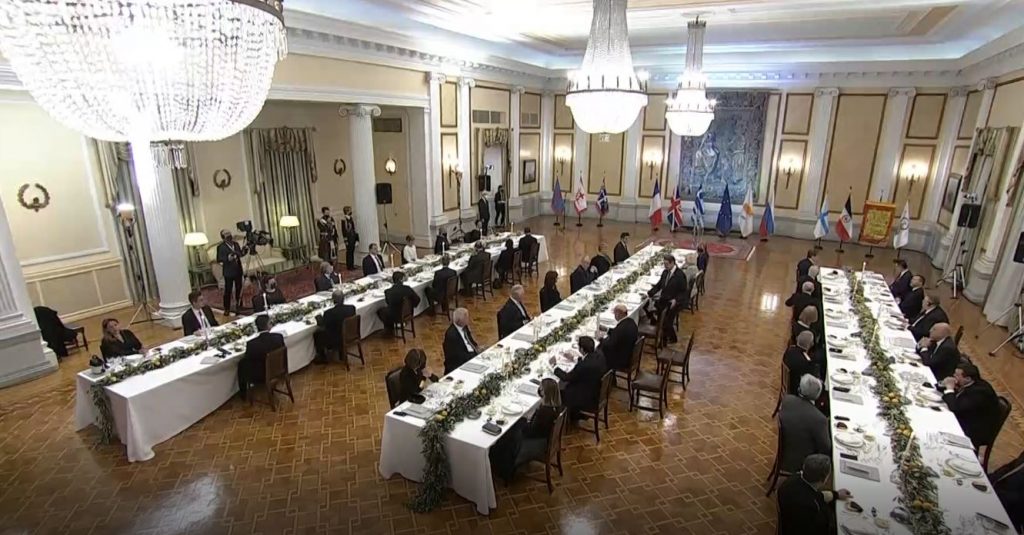 Τα παραλειπόμενα των εκδηλώσεων: Η συγκινητική ομιλία από τον πρίγκηπα Κάρολο και το επίσημο δείπνο με ελληνικές γεύσεις