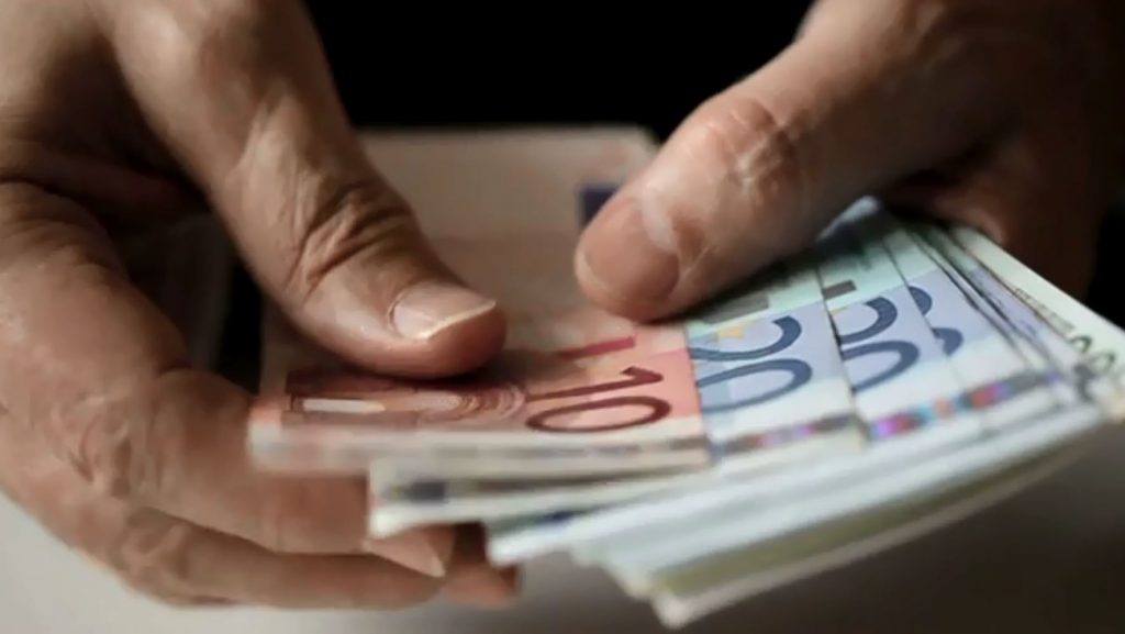 Αλλαγές σε τεκμήρια και αποδείξεις ετοιμάζει το υπ. Οικονομικών