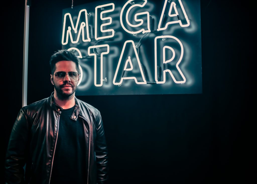 MEGA STAR : Mε καλεσμένο τον Γιώργο Τσαλίκη