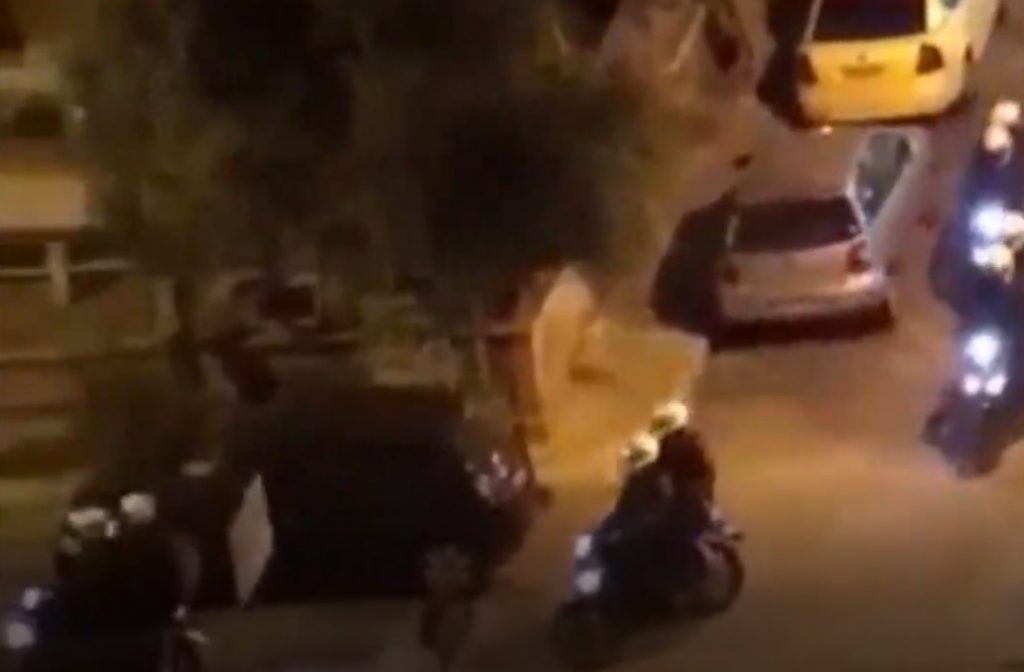 ΕΔΕ για τους αστυνομικούς που φέρονται να έσπασαν φανάρι αυτοκινήτου