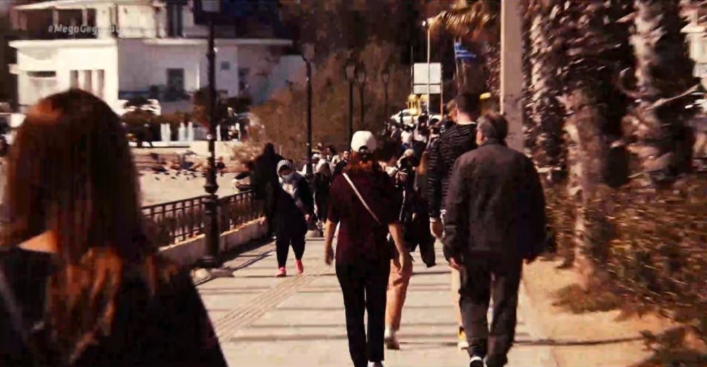 Κορωνοϊός: Ελάχιστοι οι έλεγχοι της ΕΛ.ΑΣ για την τήρηση των μέτρων – Κοσμοσυρροή σε παραλίες