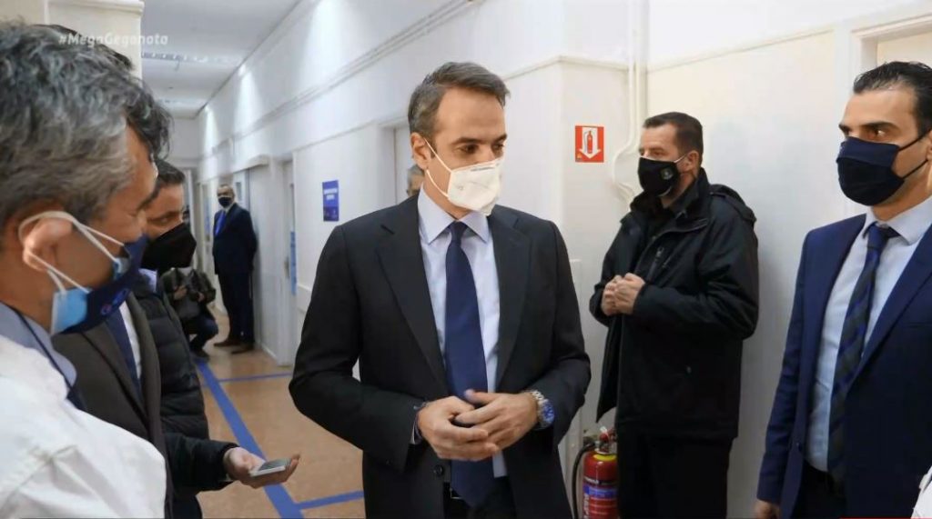 Το Κέντρο Υγείας Πατησίων επισκέφθηκε ο πρωθυπουργός – Πρόστιμο σε βουλευτή της ΝΔ