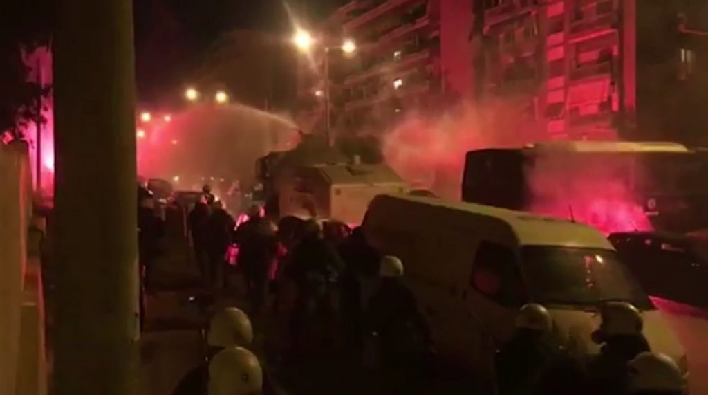 Τα ξένα Mέσα για τα βίαια επεισόδια στη Νέα Σμύρνη