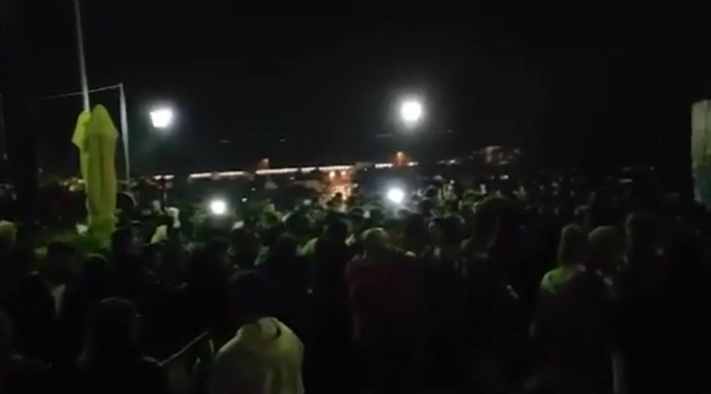 Ξέφρενα αποκριάτικα κορωνο-πάρτι εν μέσω πανδημίας