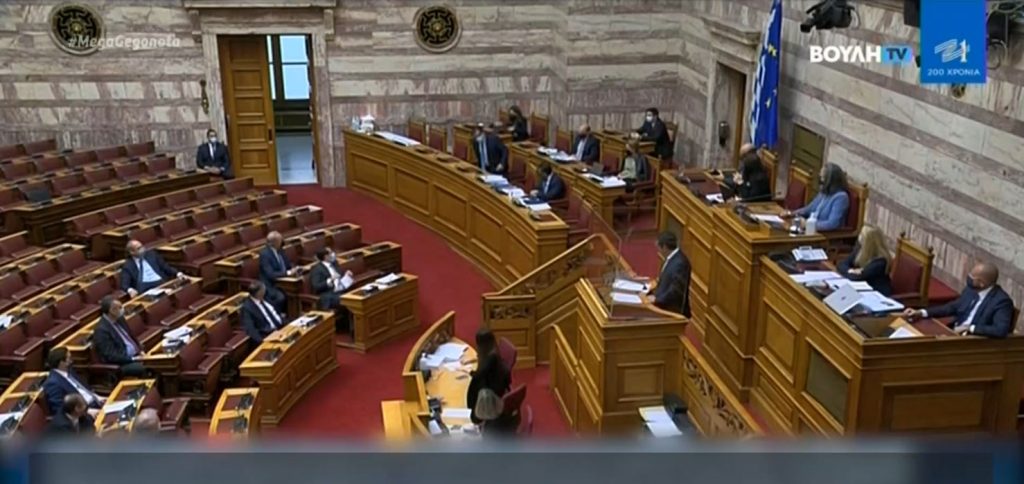 Άδωνις Γεωργιάδης: Μετωπική σύγκρουση στη Βουλή με τον Αλέξη Τσίπρα με φόντο τη βάφτιση