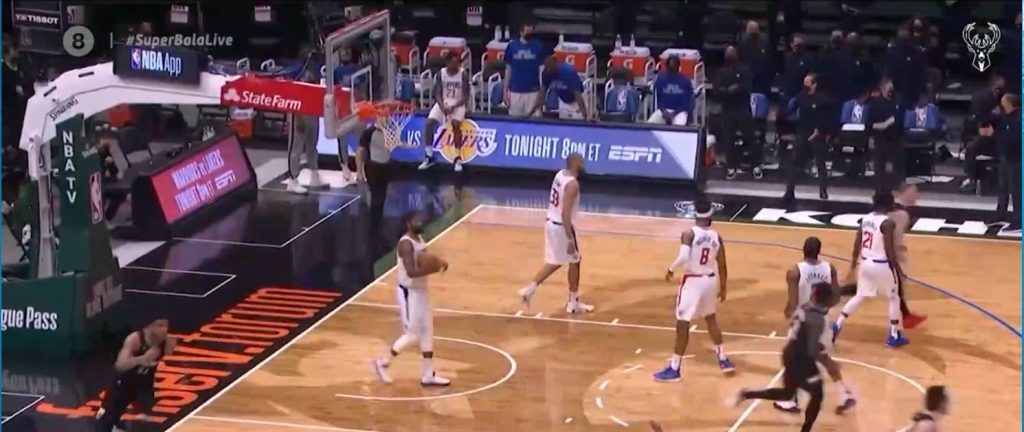 Σούπερ Γιάννης και νίκη των Μπακς