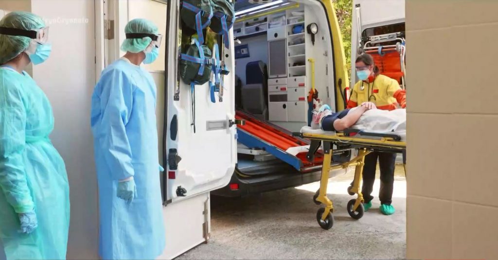 Κορωνοϊός: Εξαντλημένα τα νοσοκομεία – Διασωληνώνονται ασθενείς εκτός ΜΕΘ