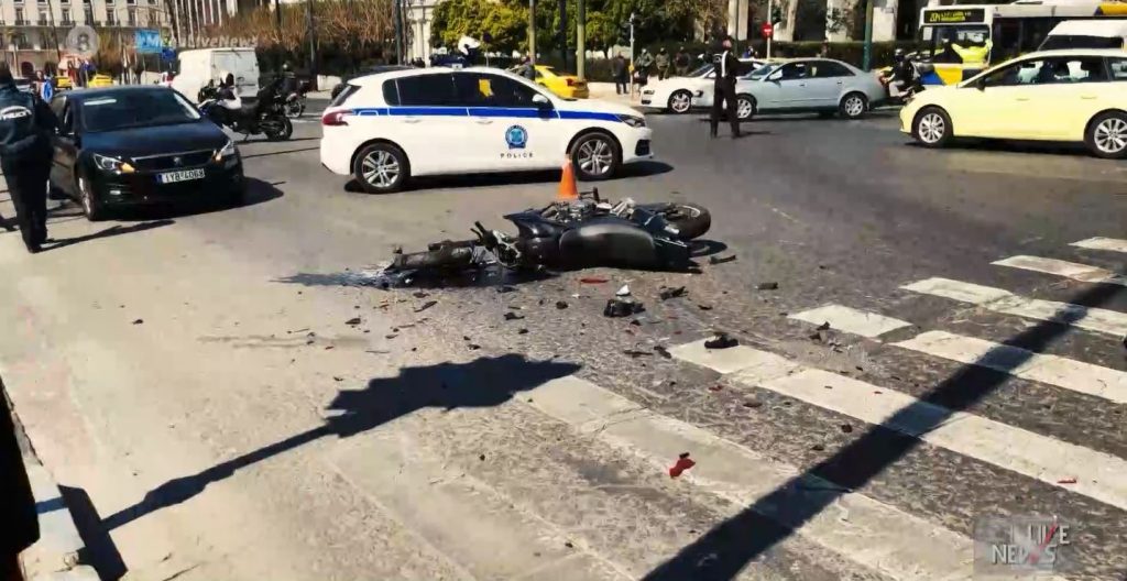 Τι είδαν οι κάμερες της Βουλής για το τροχαίο δυστύχημα με τον 23χρονο μοτοσικλετιστή – Οδηγός ταξί μάρτυρας «κλειδί»