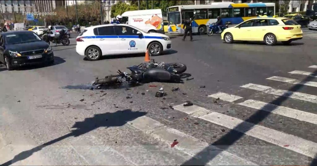 Όχημα της ασφάλειας της Μπακογιάννη ενεπλάκη σε τροχαίο δυστύχημα – Τι δηλώνει η ίδια
