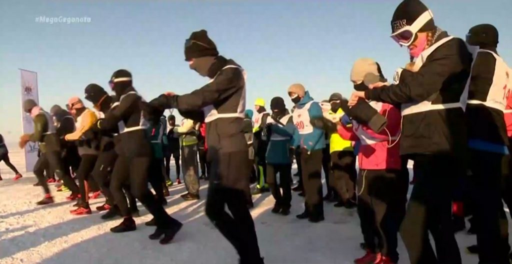 Ρωσία: Ο δυσκολότερος μαραθώνιος του κόσμου στο «μπλε μάτι της Σιβηρίας»