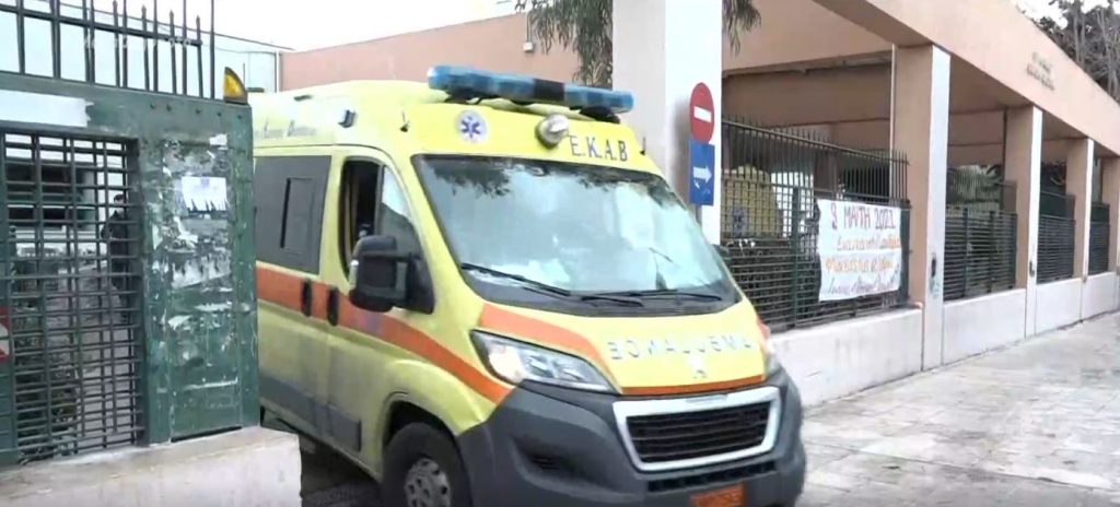 Κορωνοϊός: Η πανδημία «γονατίζει» τα νοσοκομεία – Καθημερινή μάχη των υγειονομικών