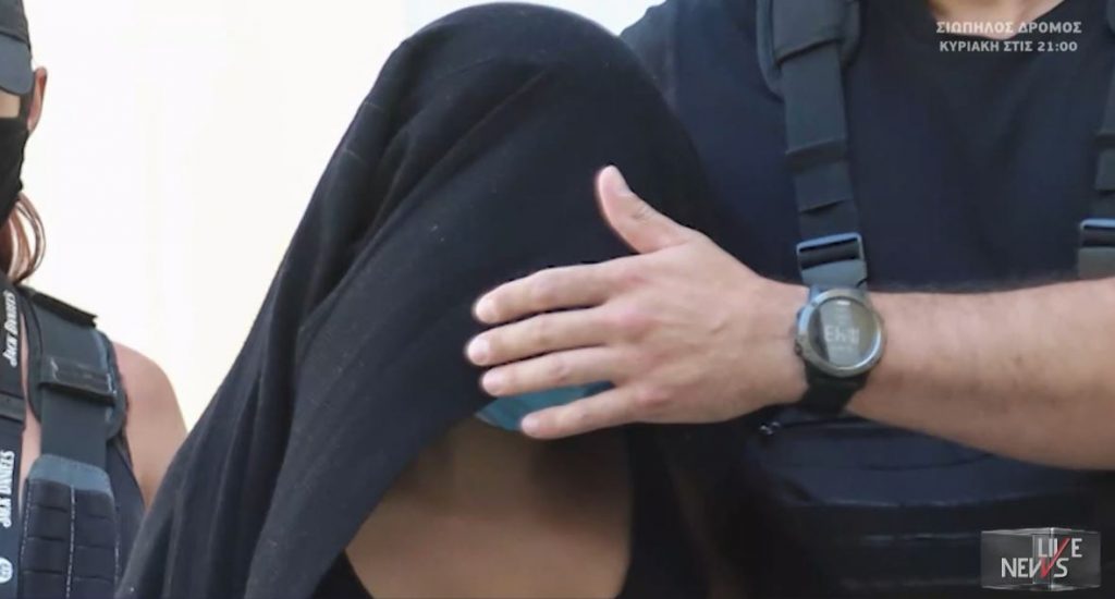 Επίθεση με βιτριόλι – Θεία της κατηγορούμενης στο MEGA: «Ήταν αληθινή η συγνώμη της ανιψιάς μου»