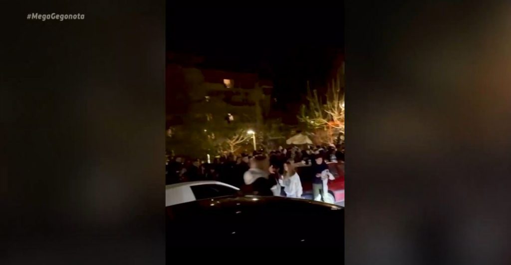 Καθημερινά «κορωνοπάρτι» με πλήθος κόσμου, μουσική και κοκτέιλ σε Αθήνα & Πάτρα