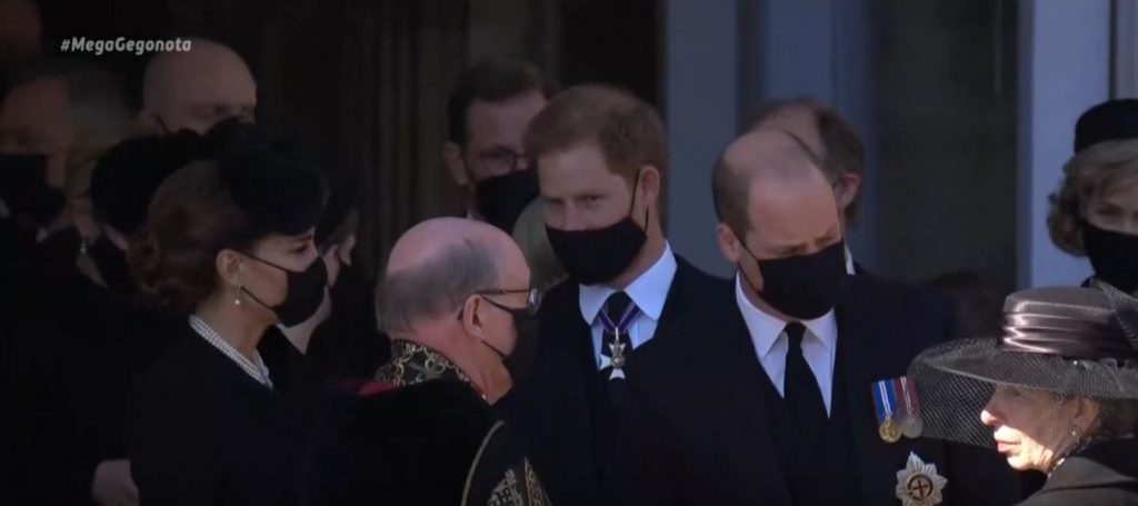 Βρετανία: «Έσπασε ο πάγος» μεταξύ Γουίλιαμ και Χάρι στην κηδεία του παππού τους