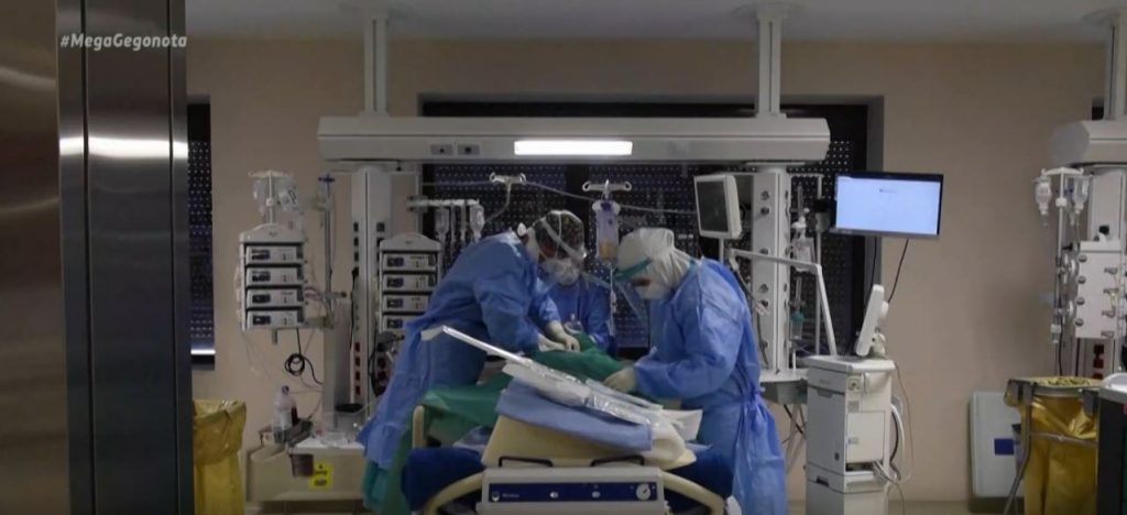 Κορωνοϊός: Δραματικές εικόνες από τα νοσοκομεία – Για «θύματα πολέμου» μιλούν οι γιατροί