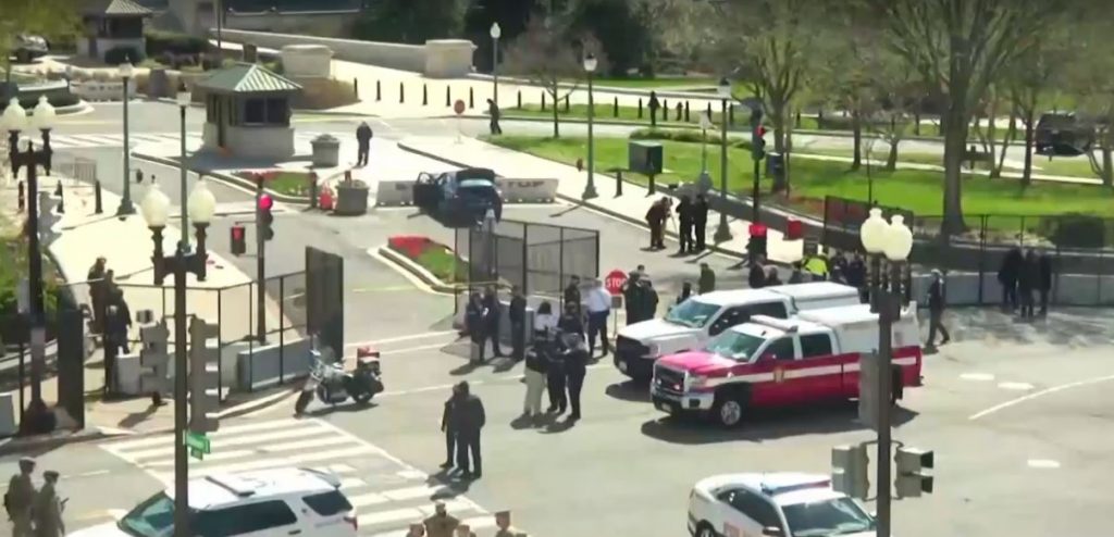 Ένας νεκρός αστυνομικός από την επίθεση στο Καπιτώλιο