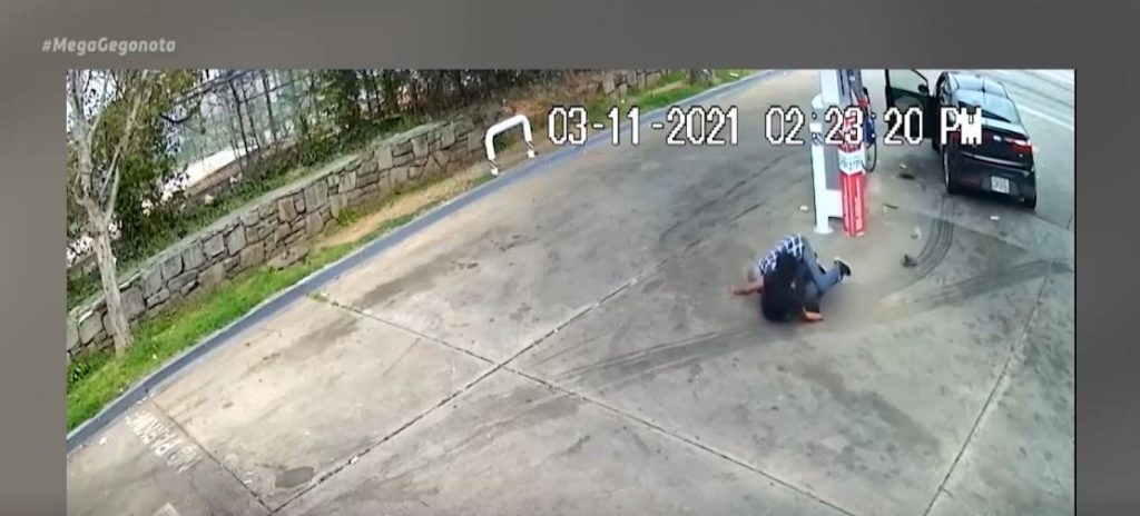 ΗΠΑ: Γενναίος παππούς τα βάζει με νεαρό ληστή και τον αφοπλίζει