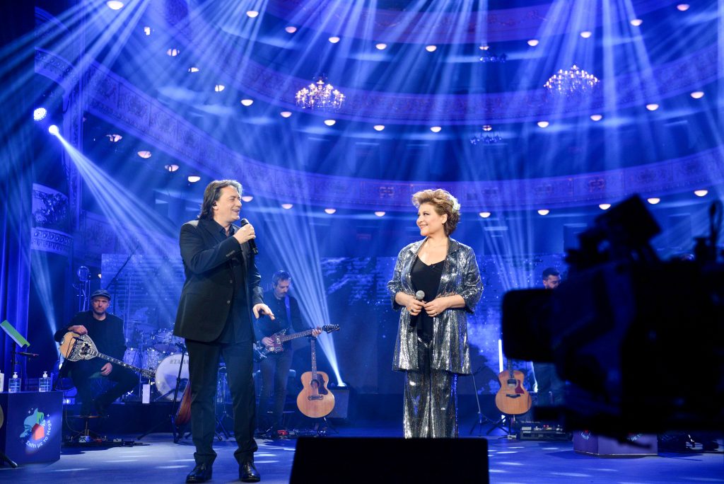 Σπίτι με το MEGA: Κότσιρας και Νέγκα σε ένα μοναδικό μουσικό ταξίδι