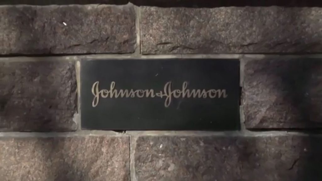 Στα σκουπίδια 15 εκατ. δόσεις εμβολίων της Johnson & Johnson