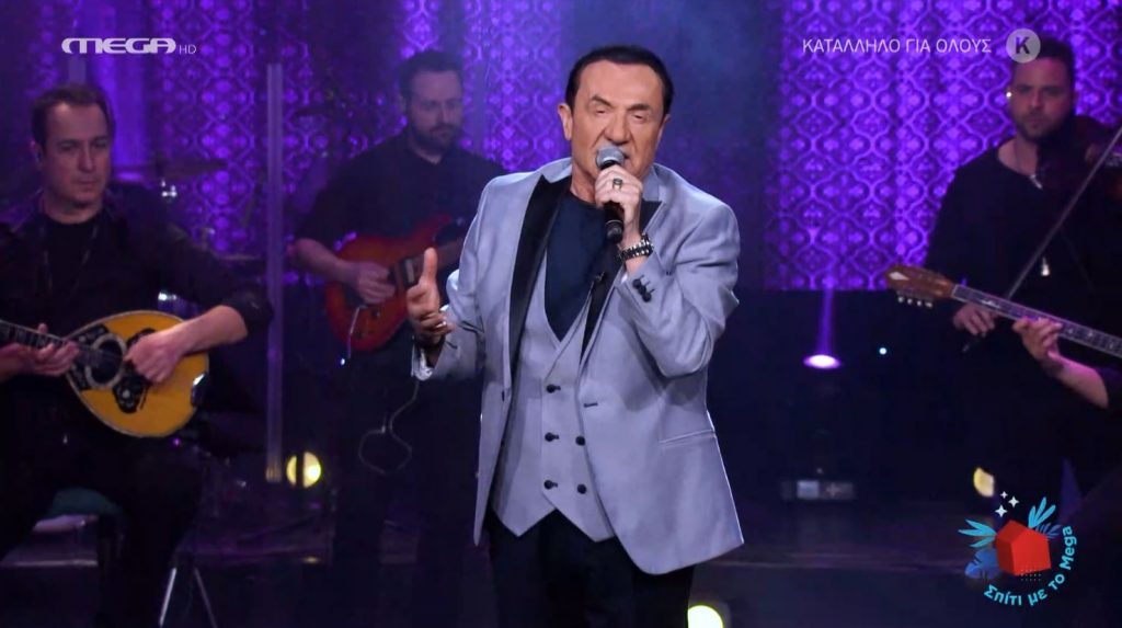 «Τα λουλούδια στην κυρία από εμένα»: Ο Λευτέρης Πανταζής σε αγαπημένες λαϊκές επιτυχίες