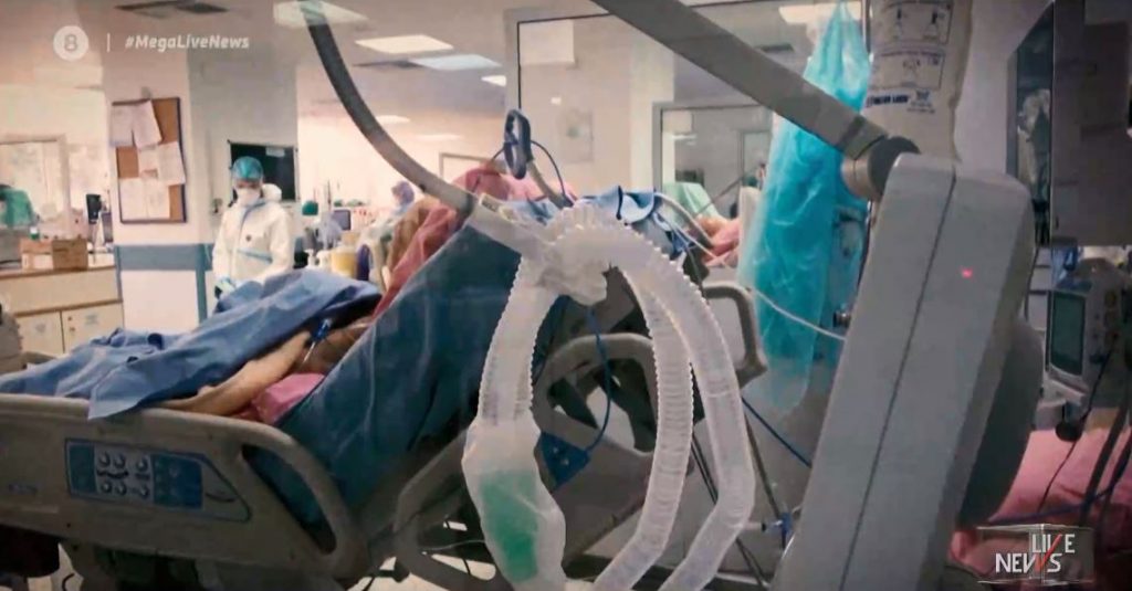 Στο «κόκκινο» τα νοσοκομεία, εξετάζει τα επόμενα βήματα η κυβέρνηση