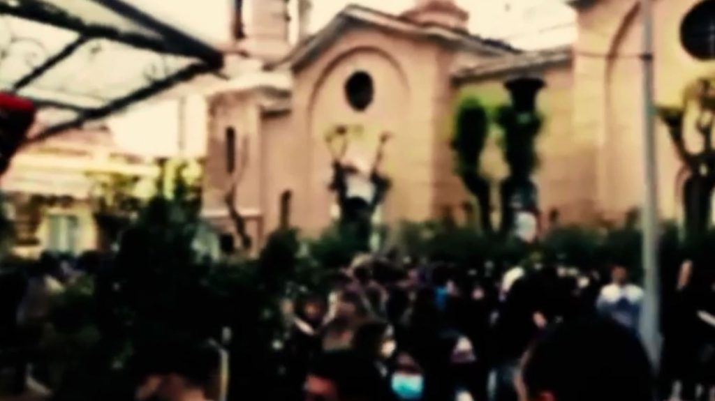 Αμείωτα τα κορωνοπάρτι σε όλη τη χώρα