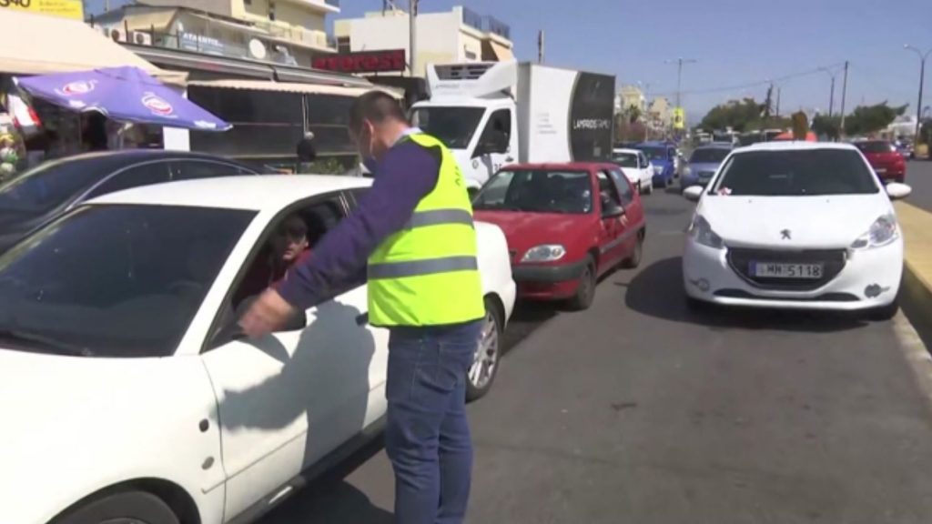 Ουρές στο Πέραμα για τα φέρι προς Σαλαμίνα