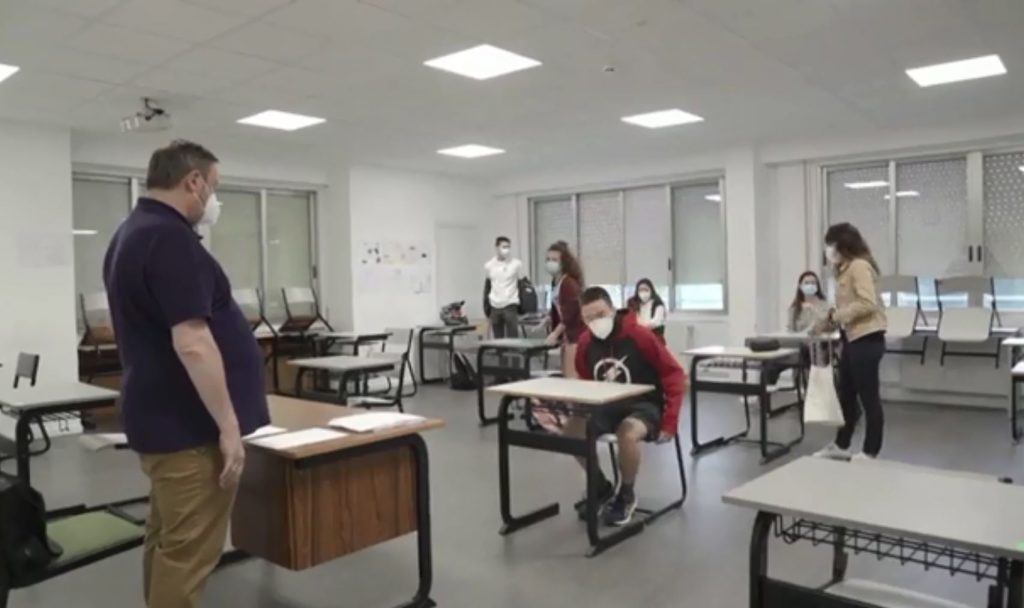 Σχολεία: Με βεβαίωση αρνητικού self test η επιστροφή των μαθητών