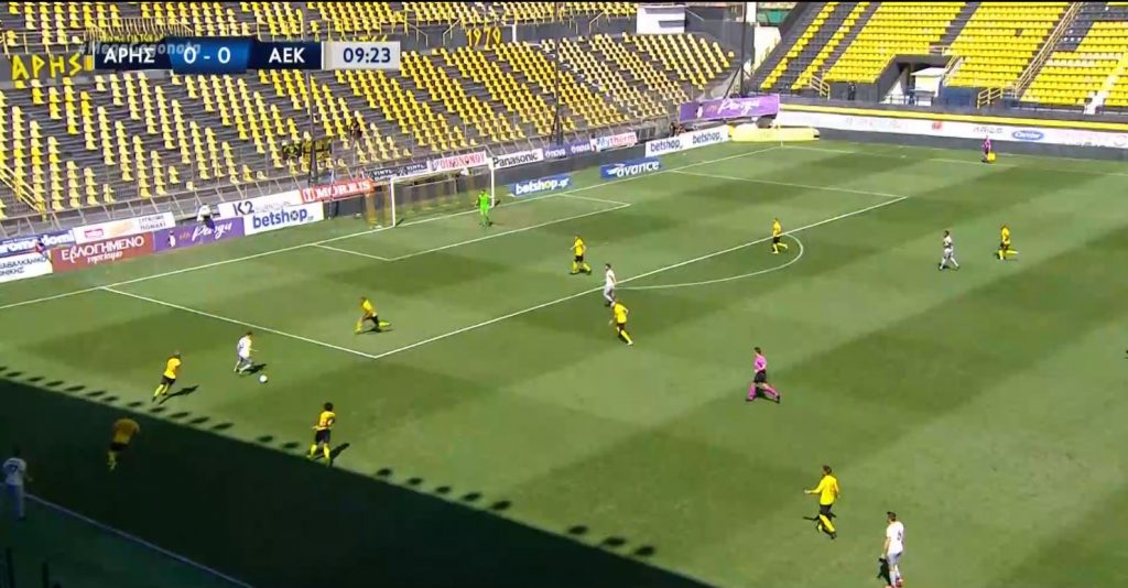 Super League: Πρώτη νίκη για την ΑΕΚ στα πλέι οφ – Δυσαρέσκεια για τη διαιτησία στον Άρη