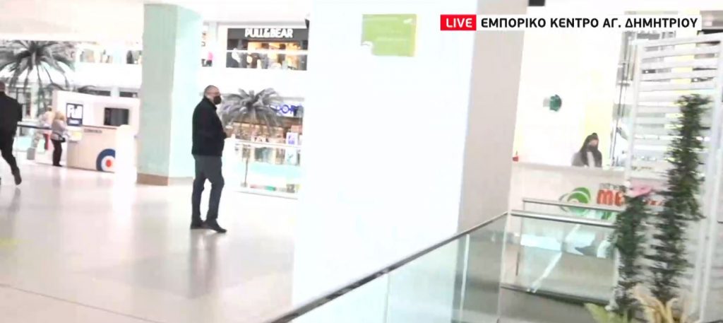 Δεύτερη μέρα λειτουργίας των εμπορικών κέντρων – Πώς κινείται η αγορά