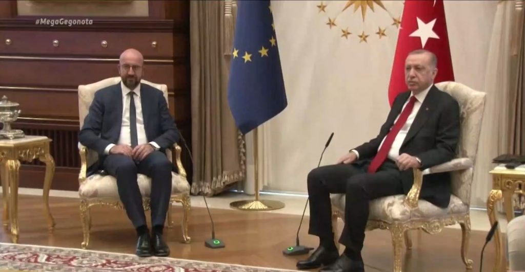 Sofa Gate: Έξαλλες οι Βρυξέλλες με το «καψόνι» Ερντογάν στην πρόεδρο της Κομισιόν