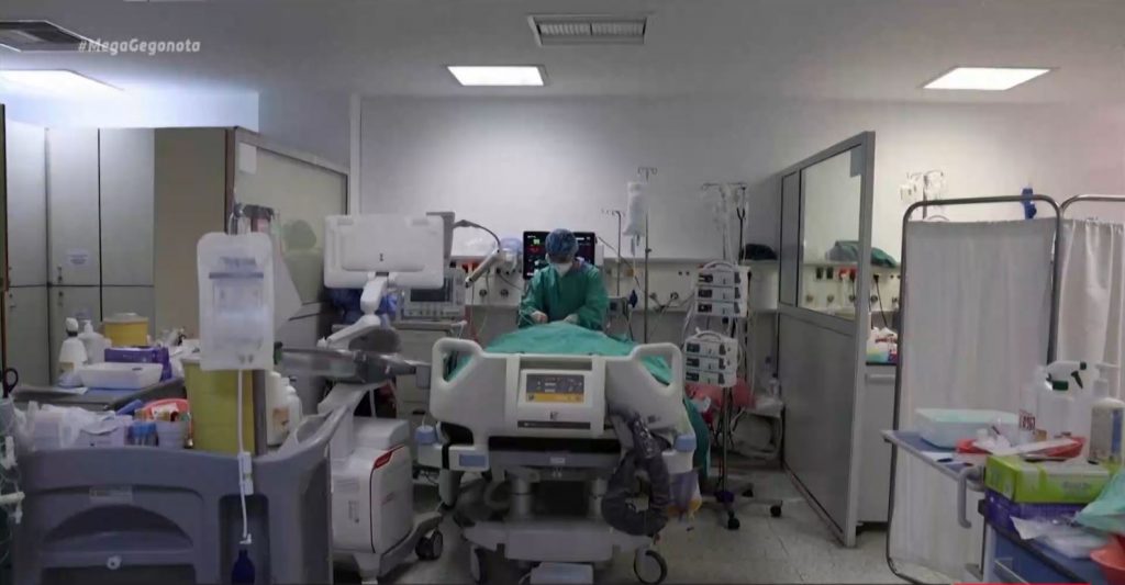 Κορωνοϊός: Στο «κόκκινο» τα νοσοκομεία – Ποιες ηλικίες χτυπά ο κορωνοϊός