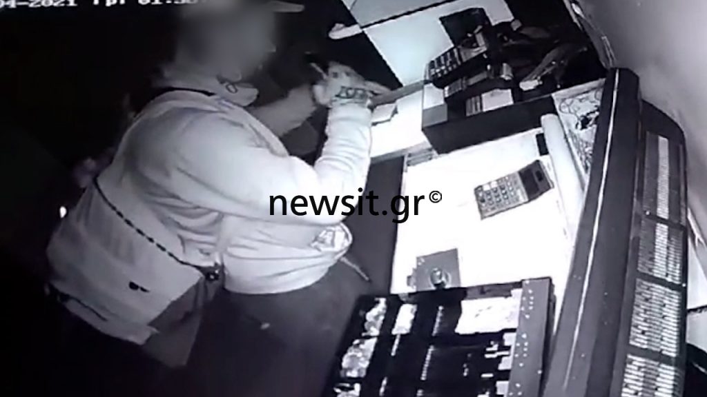 Βίντεο – ντοκουμέντο: Διάρρηξη σε γνωστό εστιατόριο της Νέας Ερυθραίας την πρώτη μέρα λειτουργίας