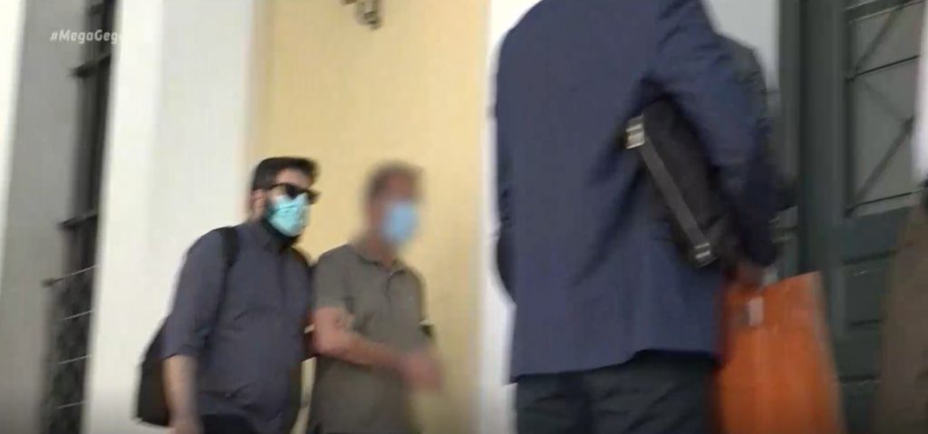 Σε αργία ο 48χρονος δάσκαλος που παρενοχλούσε με SMS 9χρονες – «Είπε στην κόρη μου ότι ήθελε να γίνει το αγόρι της»