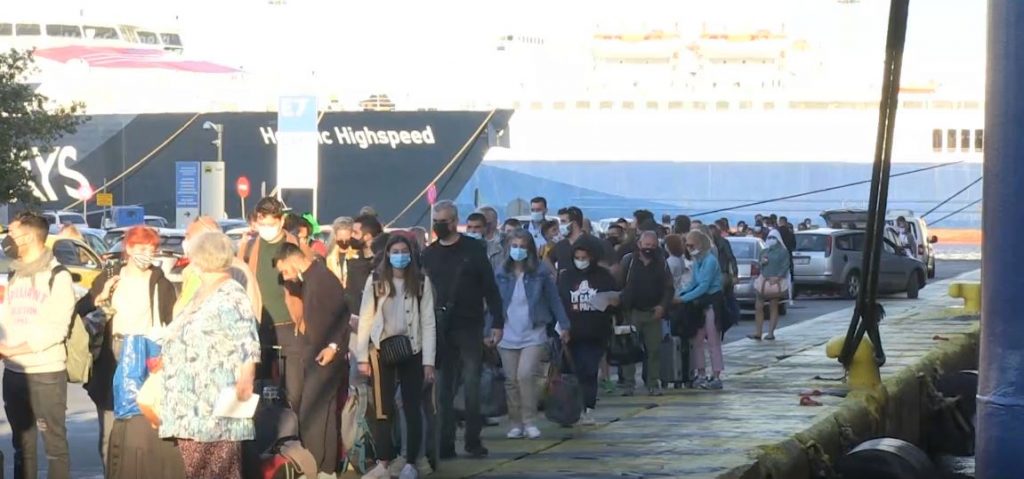 Πρώτο σαββατοκύριακο χωρίς lockdown: Μεγάλη κινητικότητα σε λιμάνια και κεντρικούς οδικούς άξονες