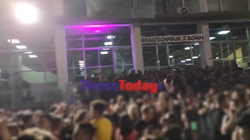 Κορωνοϊός: Προβληματίζει η χαλάρωση των πολιτών – Φωνές χαράς σε παιδικούς σταθμούς