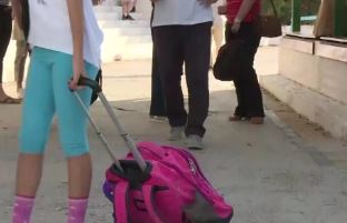 Σοκάρουν τα μηνύματα που έστελνε ο δάσκαλος σε 9χρονες μαθήτριες – Ελεύθερος με περιοριστικούς όρους