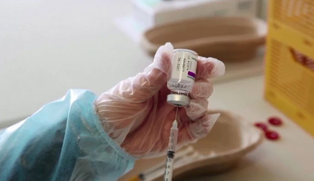 Κρήτη: Ο σύζυγος της 44χρονης που νοσηλεύεται με εγκεφαλική αιμορραγία μετά τον εμβολιασμό μιλά στο MEGA