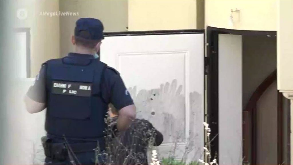 Γλυκά Νερά: Στην Κρήτη ψάχνουν οι Αρχές για τους δολοφόνους – Το μήνυμα του πιλότου μέσω του LIVE NEWS