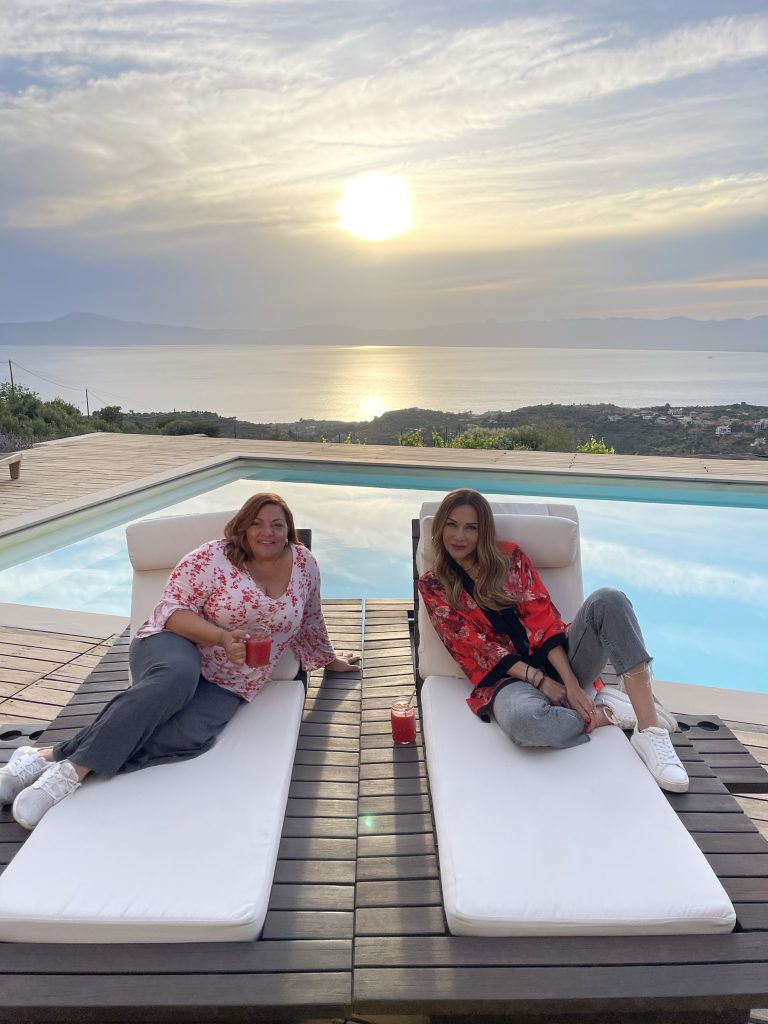 MY GREECE: Η Δέσποινα Βανδή στη Μάνη με την Βίκυ Σταυροπούλου