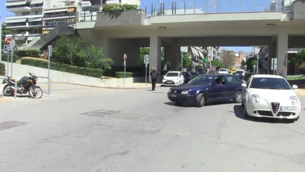 Νέα Σμύρνη: Μαχαίρωσαν & λήστεψαν 60χρονο επειδή έκανε… παρατήρηση σε παρέα που ήταν στην πλατεία