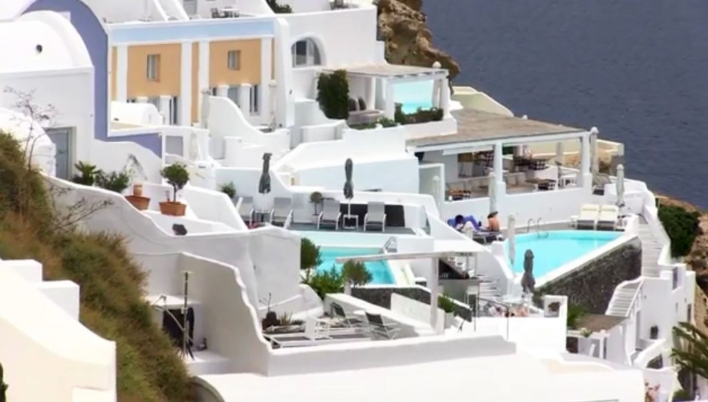 Σε καλύτερη τουριστική σεζόν ελπίζουν οι επιχειρηματίες των νησιών – «Ελλάδα» ψηφίζουν οι τουρίστες