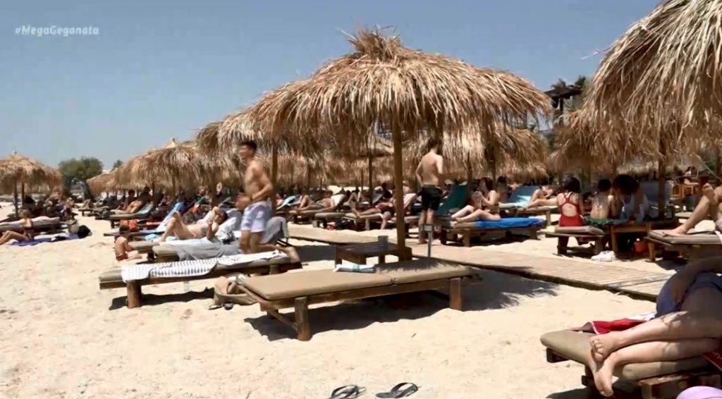 Με σύμμαχο τον καλό καιρό ξεχύθηκαν στις παραλίες Αθηναίοι και Θεσσαλονικείς